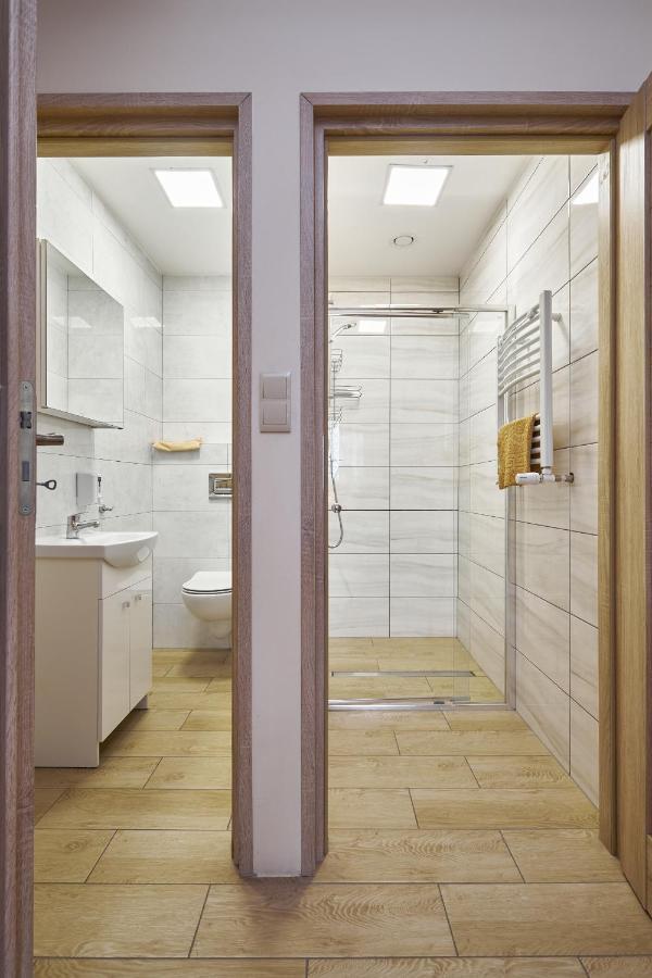 Apartamenty P7 เจียร์ซอร์นูฟ ภายนอก รูปภาพ