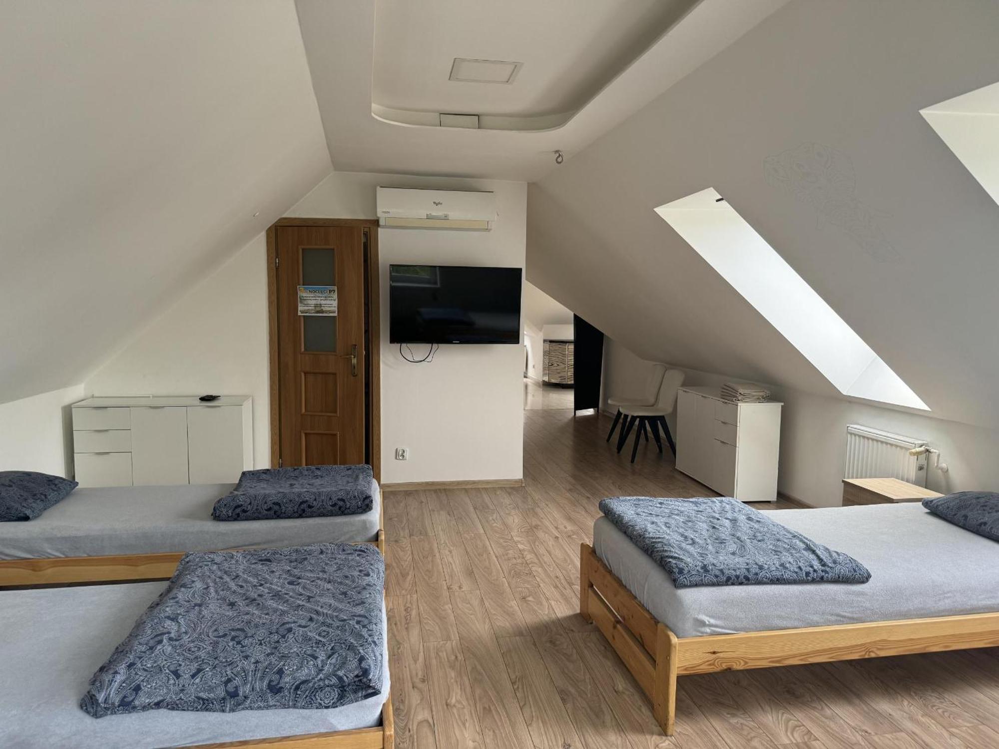 Apartamenty P7 เจียร์ซอร์นูฟ ภายนอก รูปภาพ